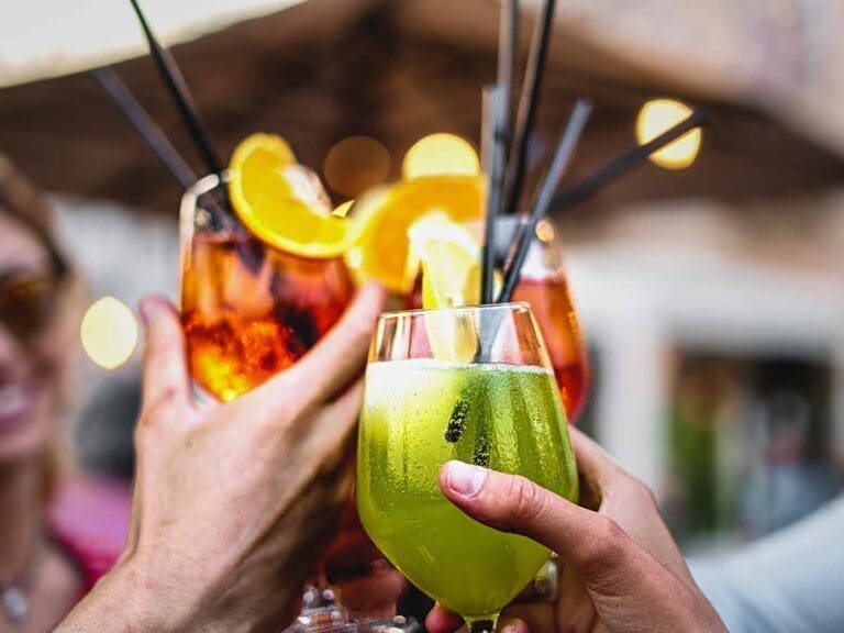 Bars à cocktails à Sète