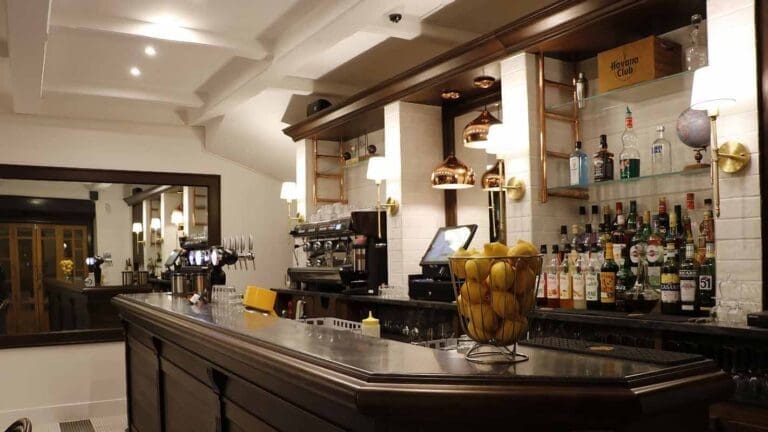 Le Barajo Sète - Bar Café