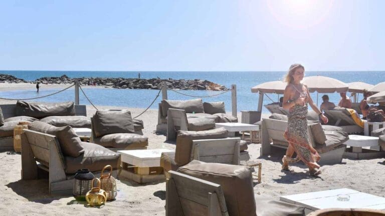 Le Poisson Rouge Frontignan - Restaurant de plage