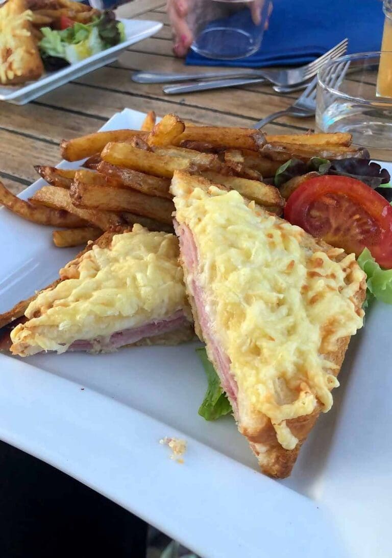 La Pirogue Frontignan - Bar Restaurant de Plage