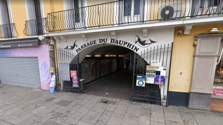 Passage du Dauphin Sète - Galerie Marchande