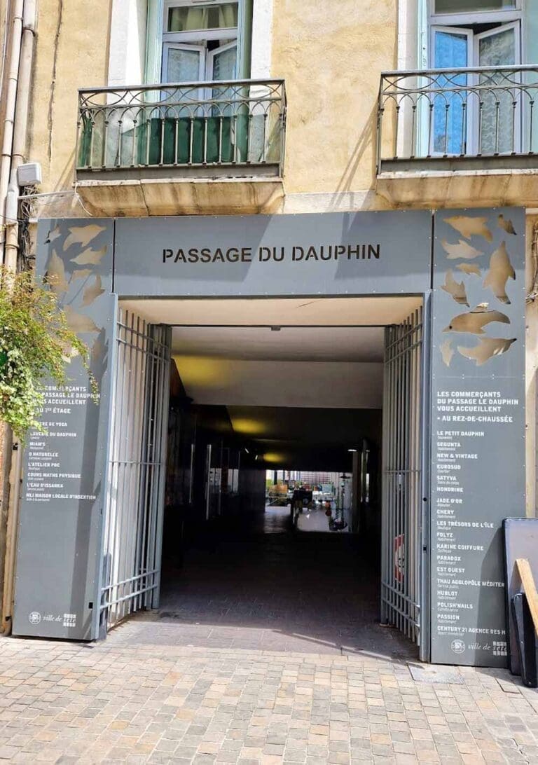 Passage du Dauphin Sète - Galerie Marchande