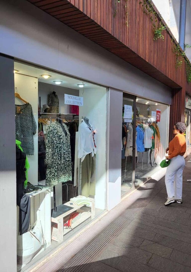 Passage du Dauphin Sète - Galerie Marchande