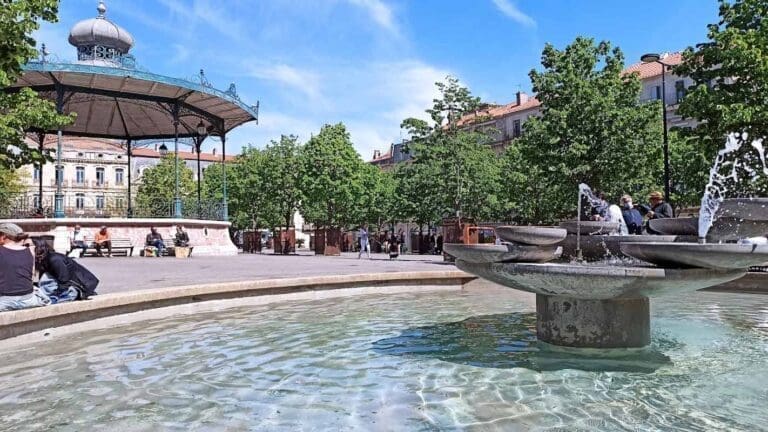 Place Aristide Briand à Sète