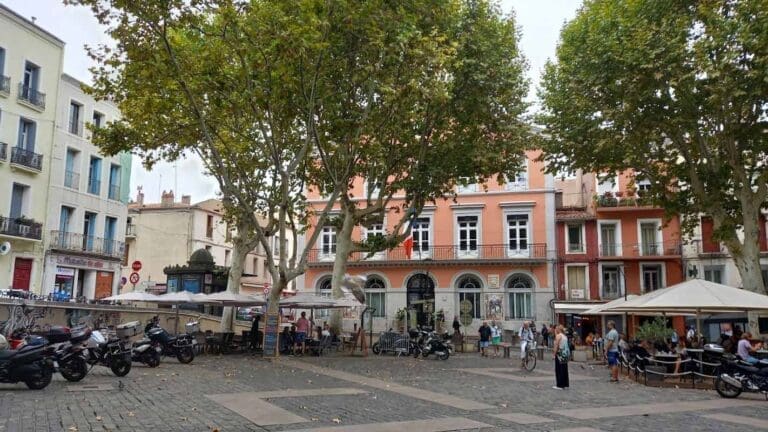 Place Léon Blum à Sète