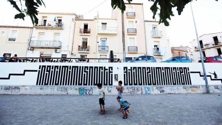 Place de l'Hospitalet à Sète