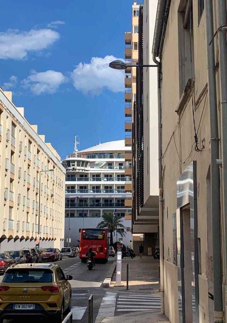 Quai d'Alger à Sète - Le quai d'honneur