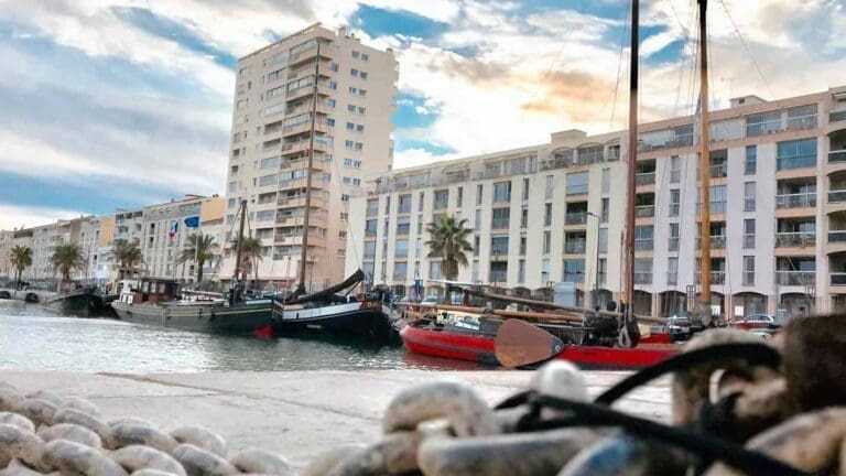 Quai d'Alger à Sète - Le quai d'honneur
