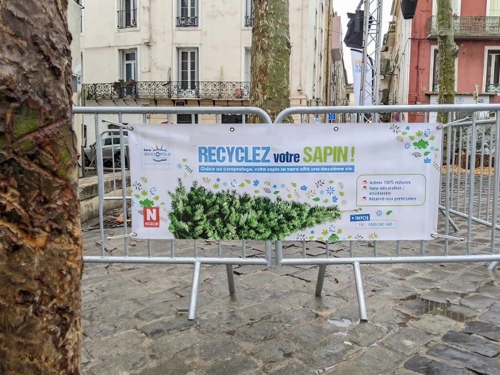 Collecte des sapins de Noël à Sète