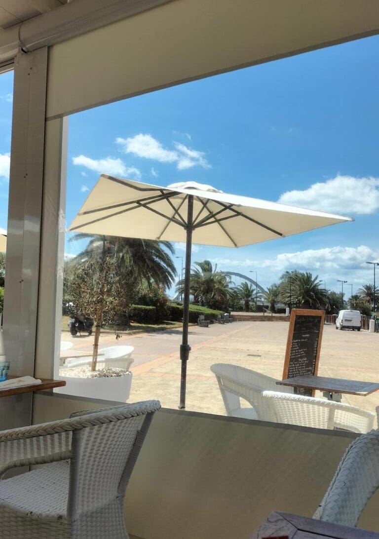 Le Corsaire Sète - Brasserie et boutique en bord de plage