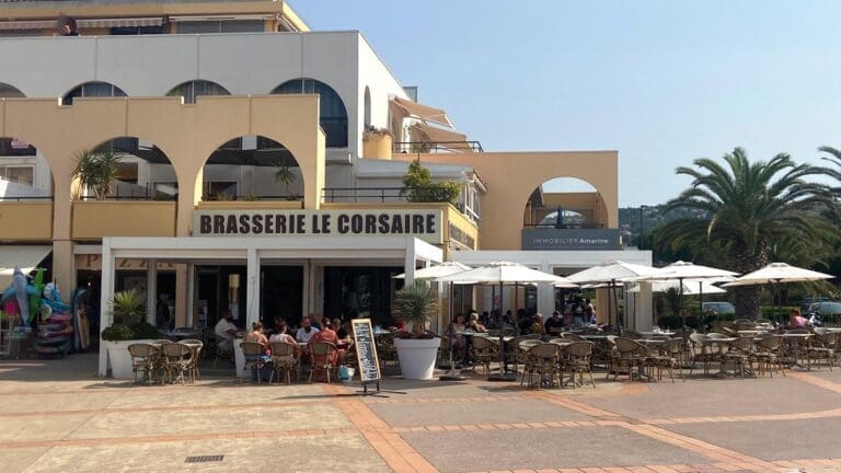 Le Corsaire Sète - Brasserie et boutique en bord de plage