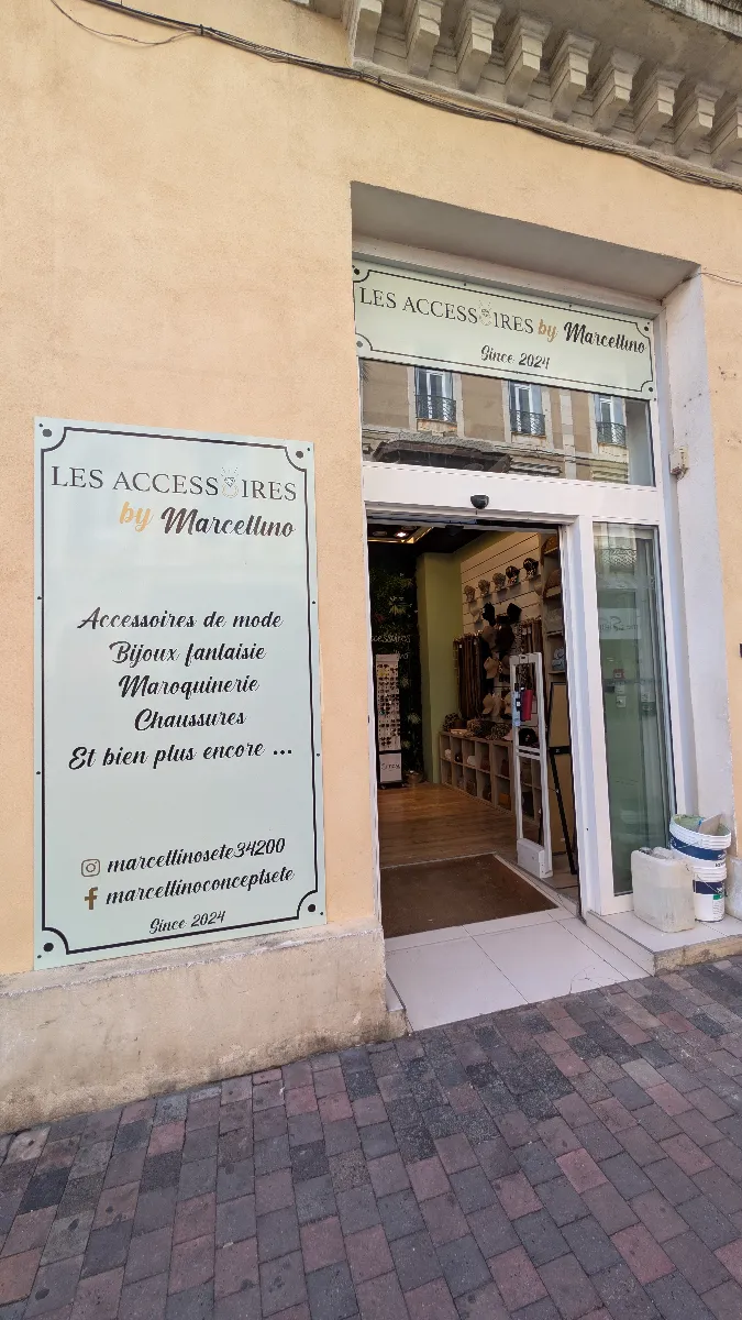 Les Accessoires by Marcellino
