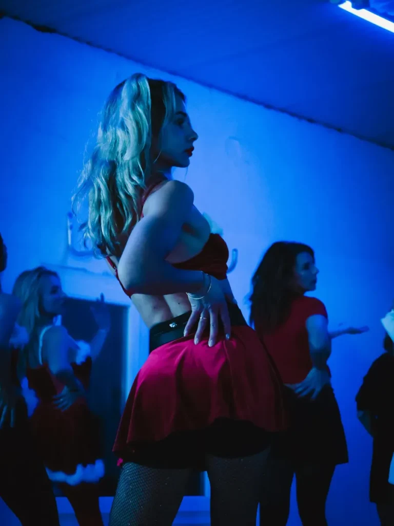 De l'Ombre à la Danse