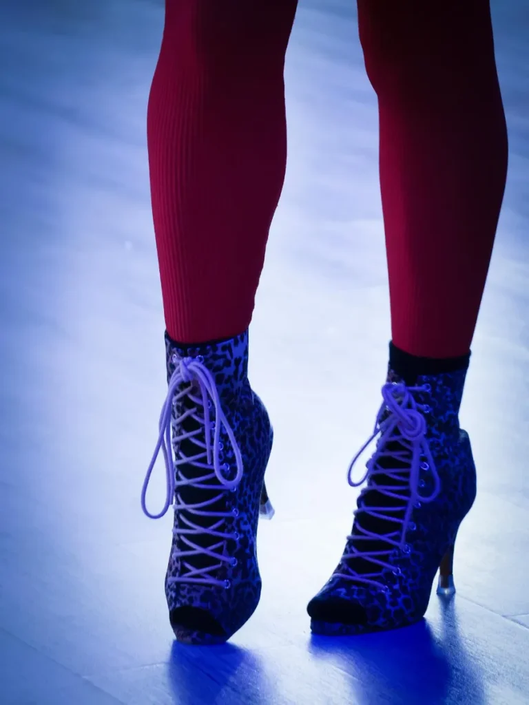 De l'Ombre à la Danse